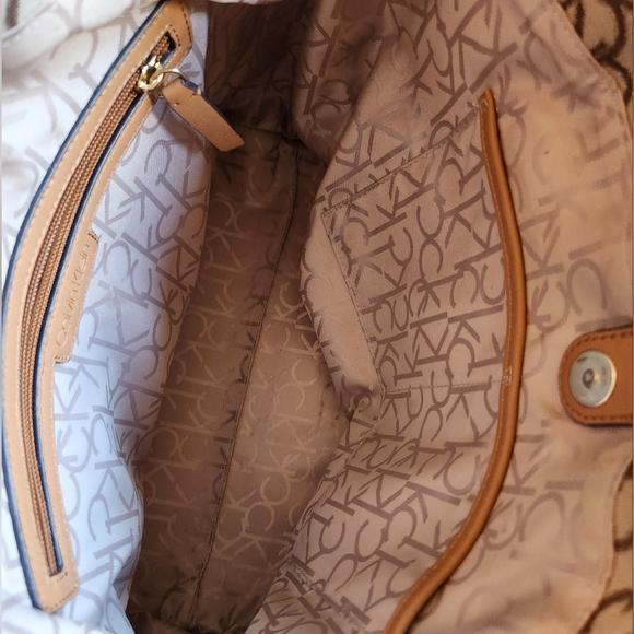 Calvin Klein purse 🤎 - Picture 2 of 7